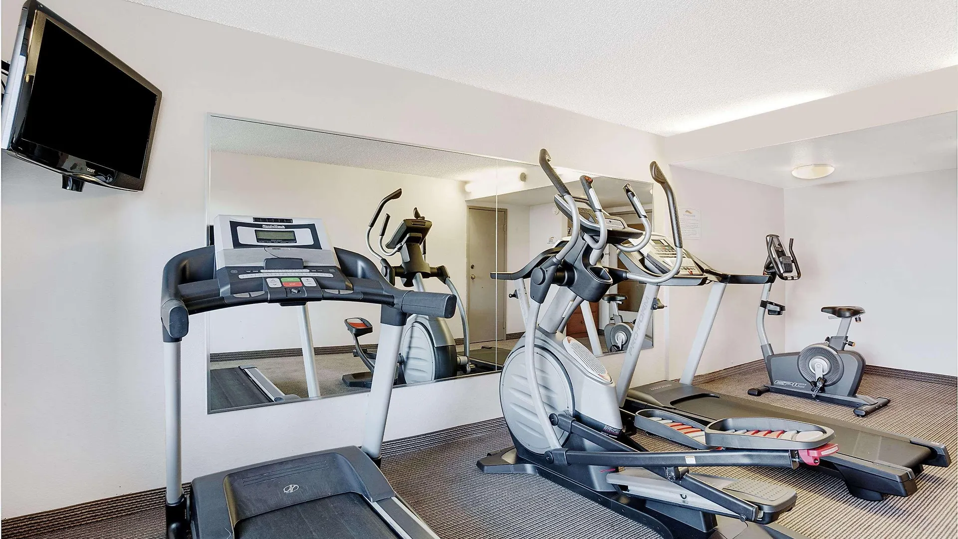 Baymont By Wyndham Reno Hotel